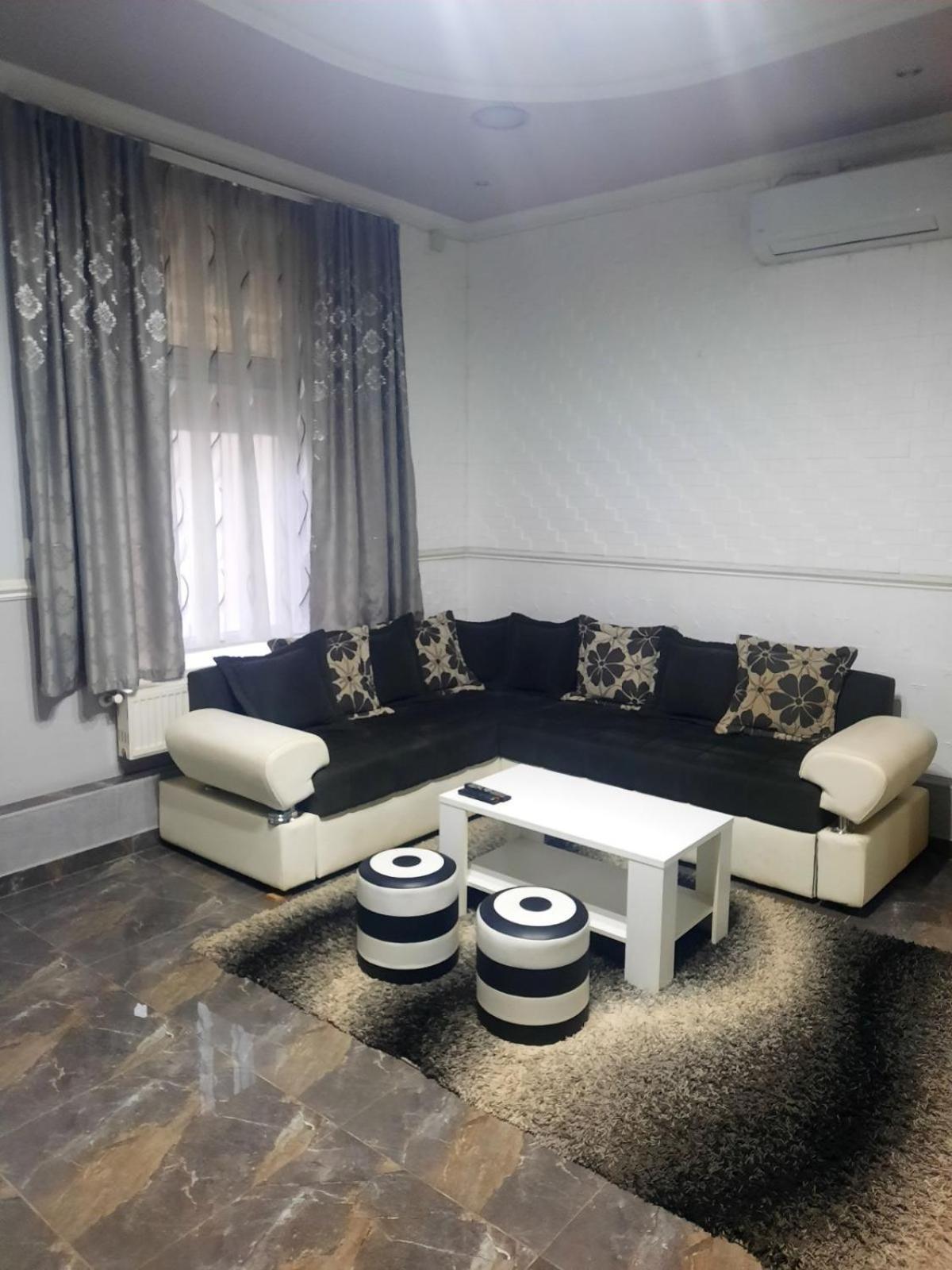 Apartments Royal Menex Požarevac 部屋 写真