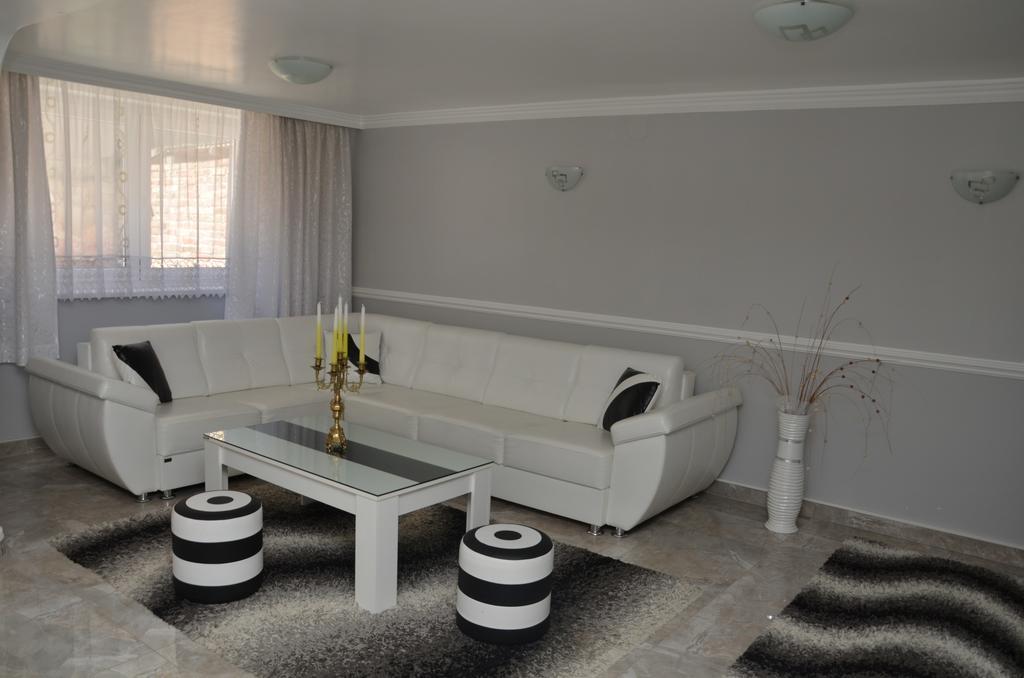 Apartments Royal Menex Požarevac エクステリア 写真