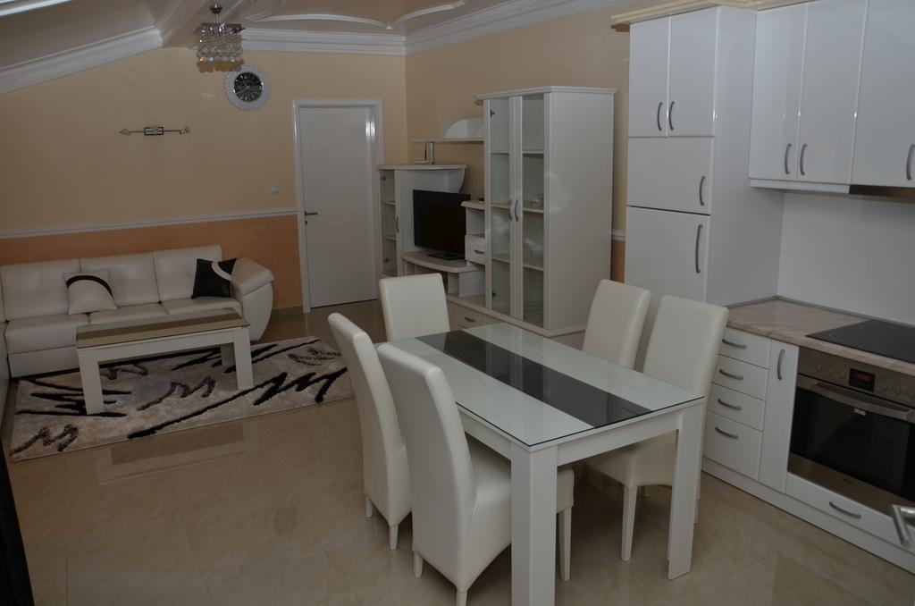 Apartments Royal Menex Požarevac 部屋 写真