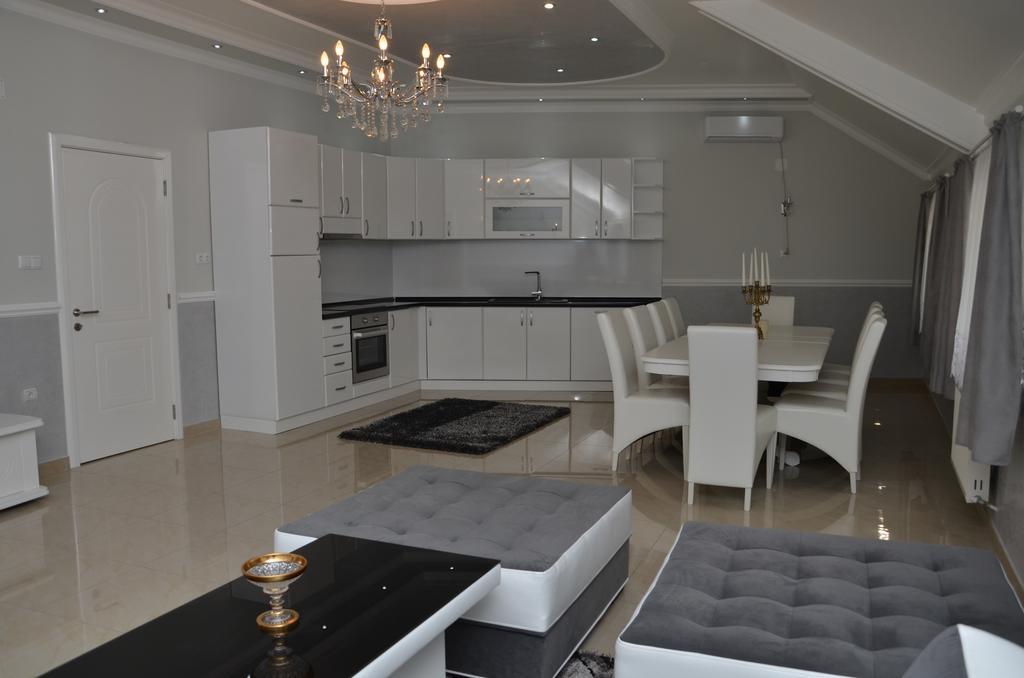 Apartments Royal Menex Požarevac 部屋 写真