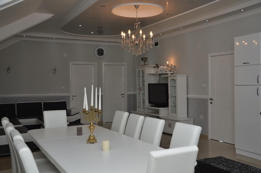 Apartments Royal Menex Požarevac 部屋 写真