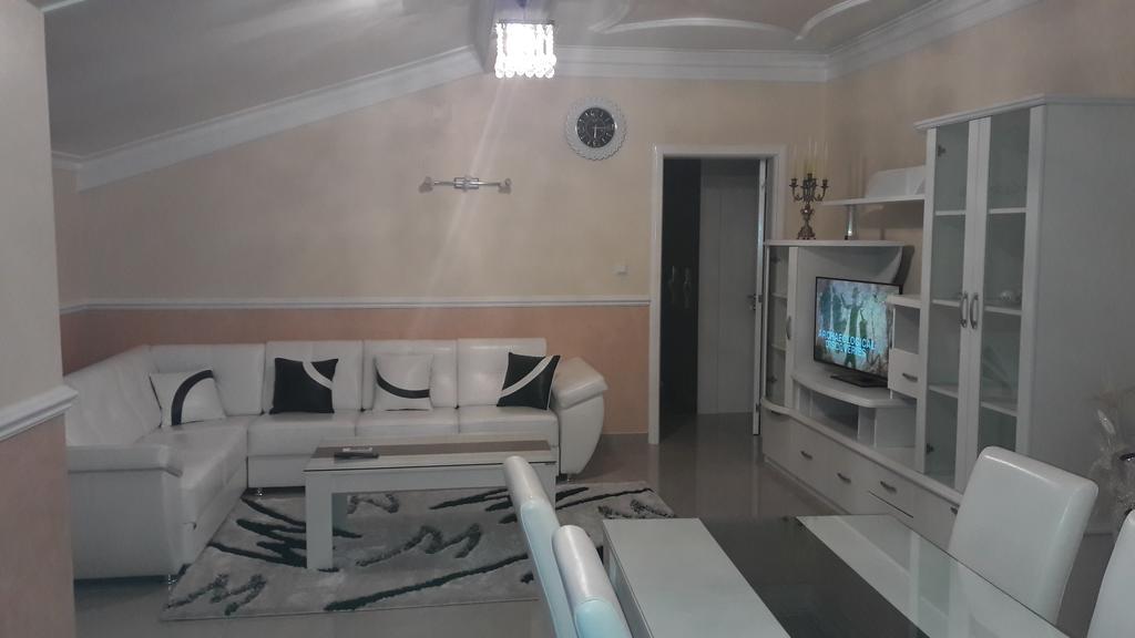 Apartments Royal Menex Požarevac エクステリア 写真